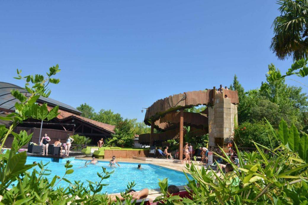 Kampaoh Mezos Hotel Exterior photo